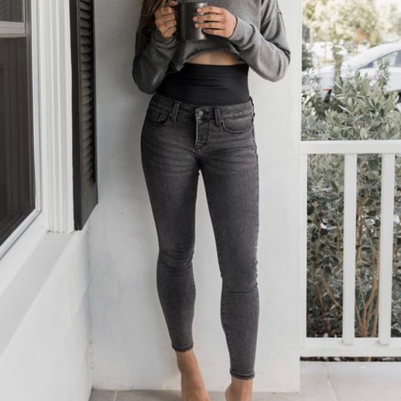 •Current/Elliot stiletto jeans• - Picture 4 of 7